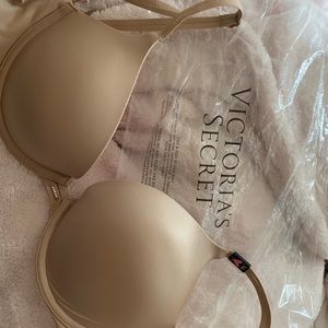 Victoria secret 34C very sexy push-up